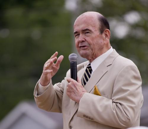 Rodney Dukes preaching